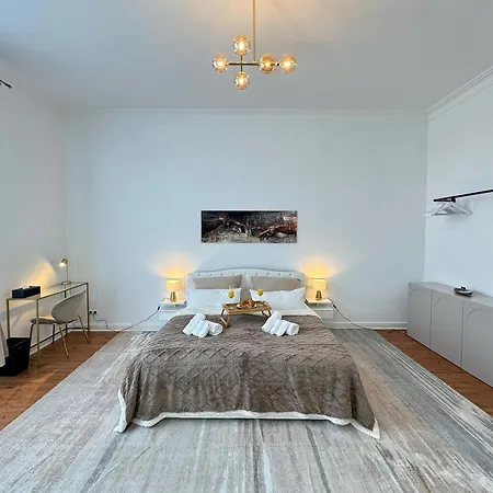 Apartment L Spacious Luxury In Prenzlauer Berg